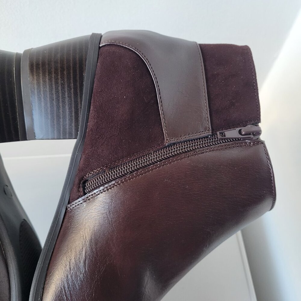 Cloudwalkers By Avenue Haley Exposed Zip Ankle Women's Wide Bootie (Size: 12W) - Picture 7 of 13